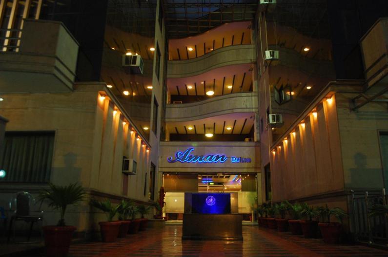 Hotel Aman Deluxe à New Delhi Extérieur photo