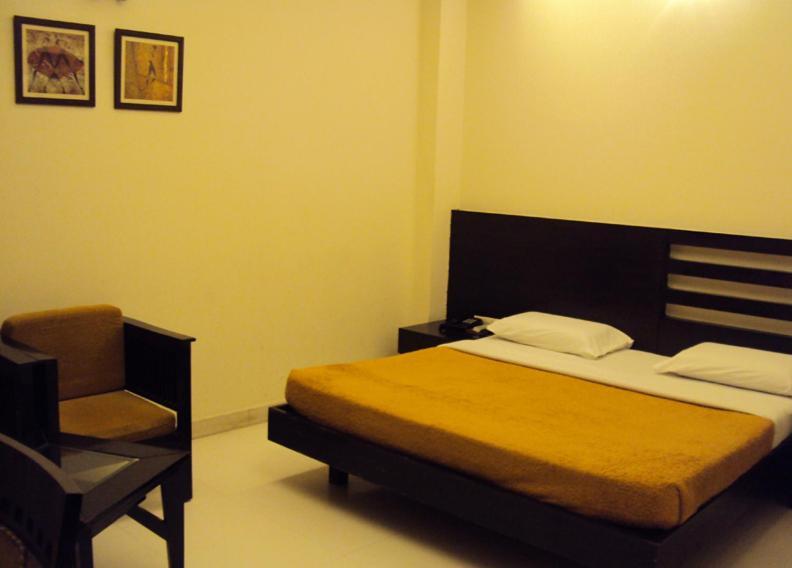 Hotel Aman Deluxe à New Delhi Extérieur photo