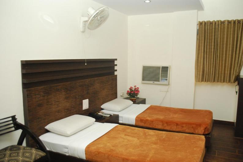 Hotel Aman Deluxe à New Delhi Extérieur photo