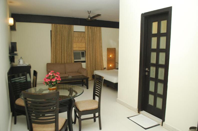 Hotel Aman Deluxe à New Delhi Extérieur photo