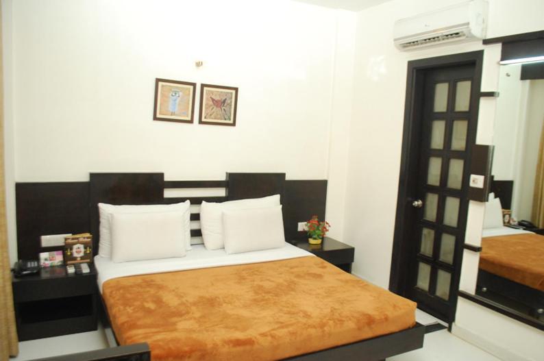 Hotel Aman Deluxe à New Delhi Extérieur photo