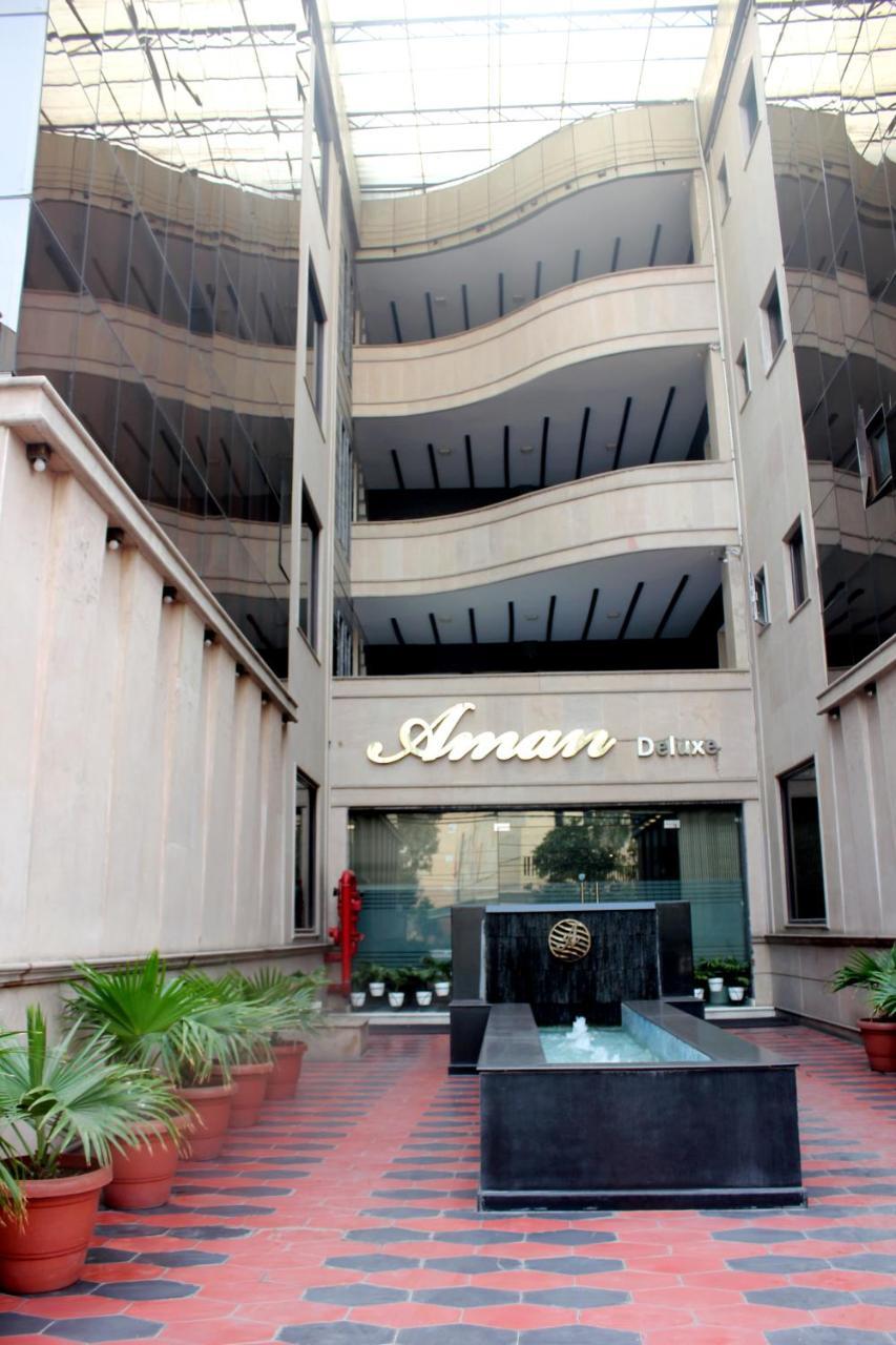Hotel Aman Deluxe à New Delhi Extérieur photo