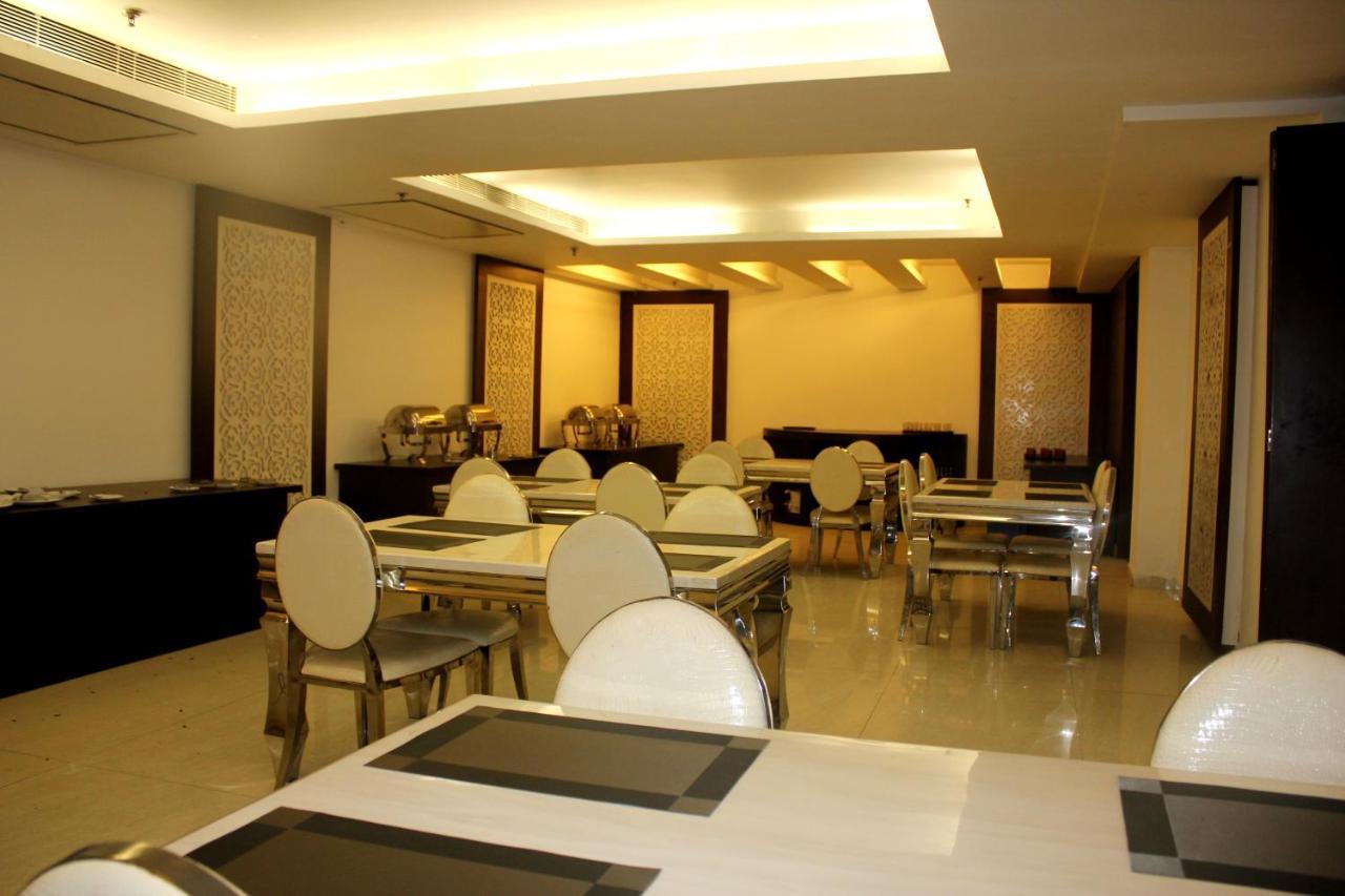 Hotel Aman Deluxe à New Delhi Extérieur photo