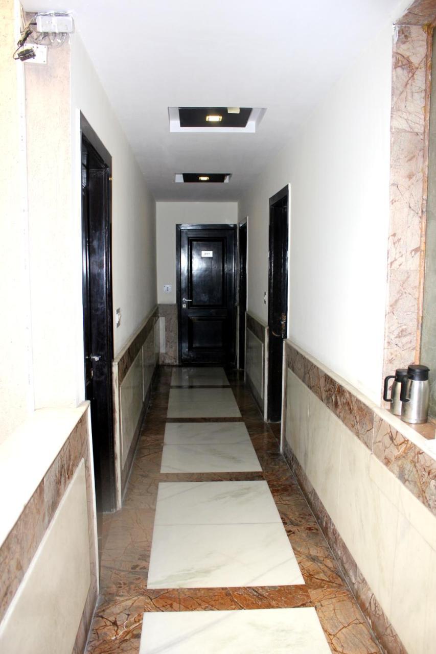Hotel Aman Deluxe à New Delhi Extérieur photo