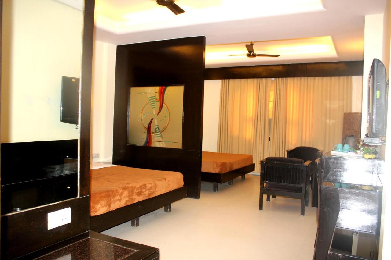 Hotel Aman Deluxe à New Delhi Extérieur photo