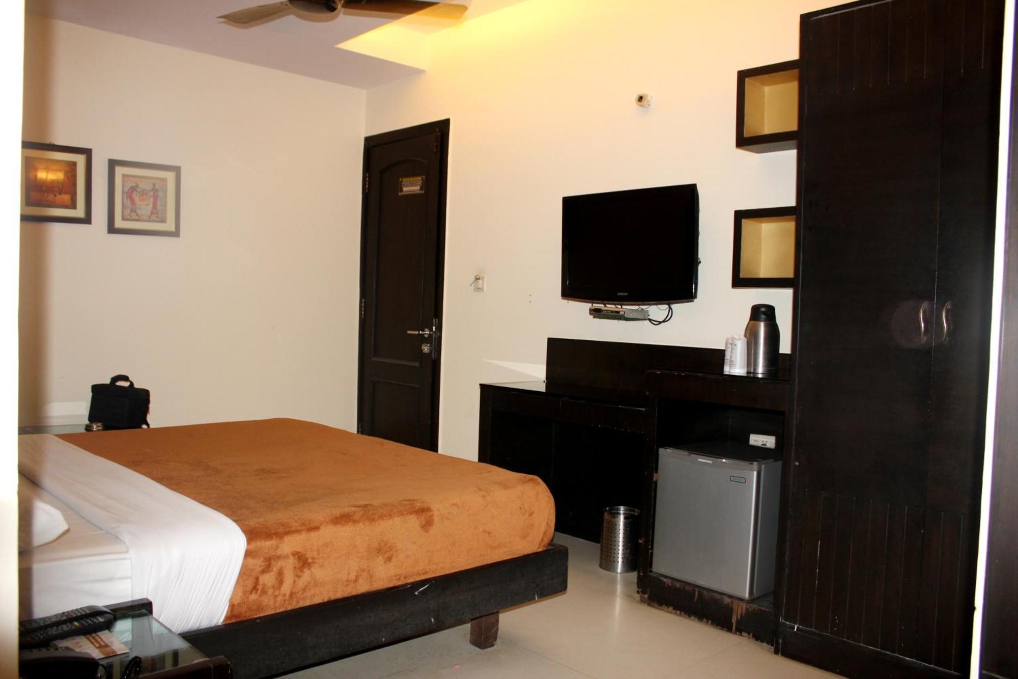 Hotel Aman Deluxe à New Delhi Extérieur photo